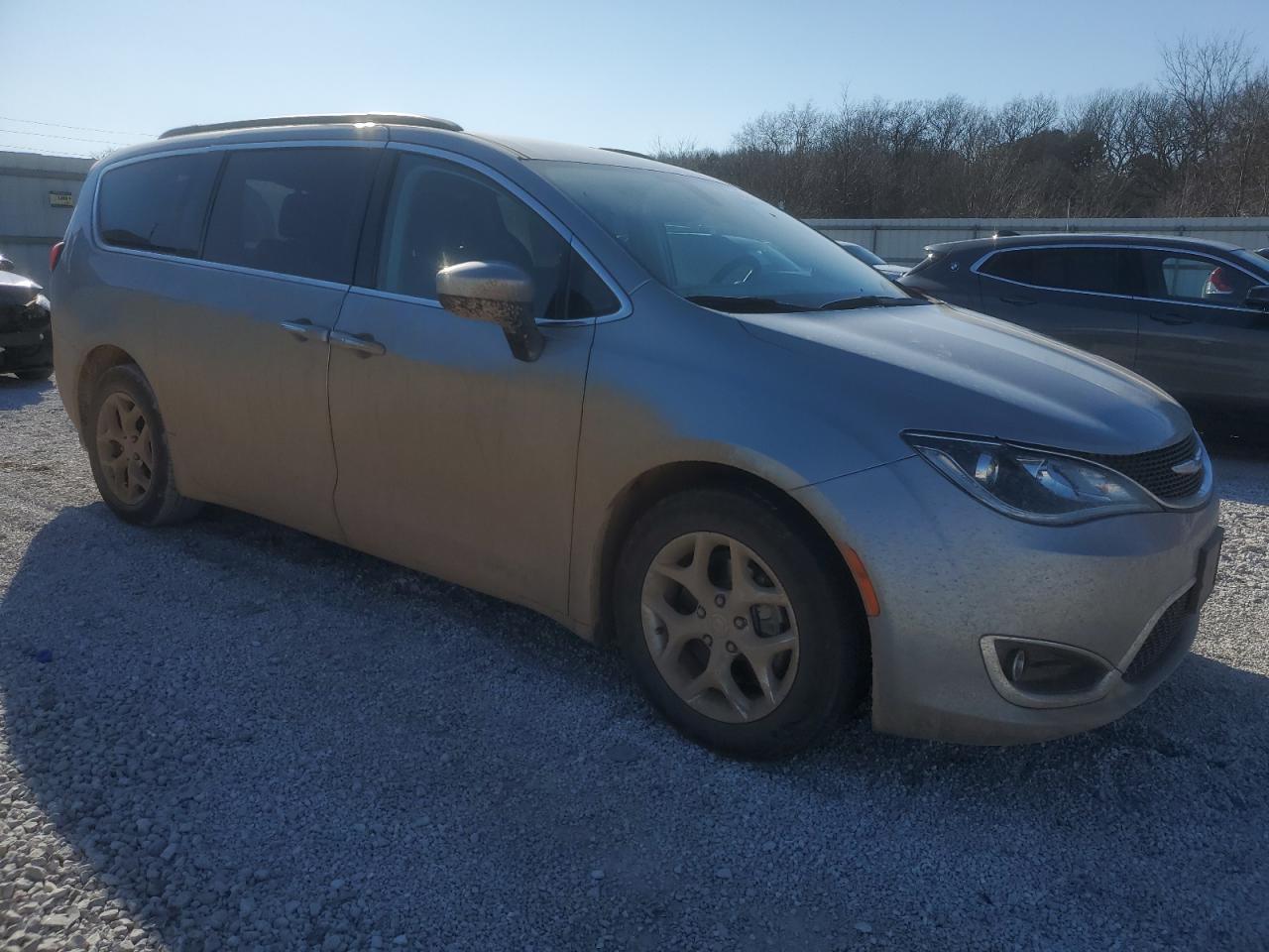 2017 Chrysler Pacifica Touring L - Фото 4