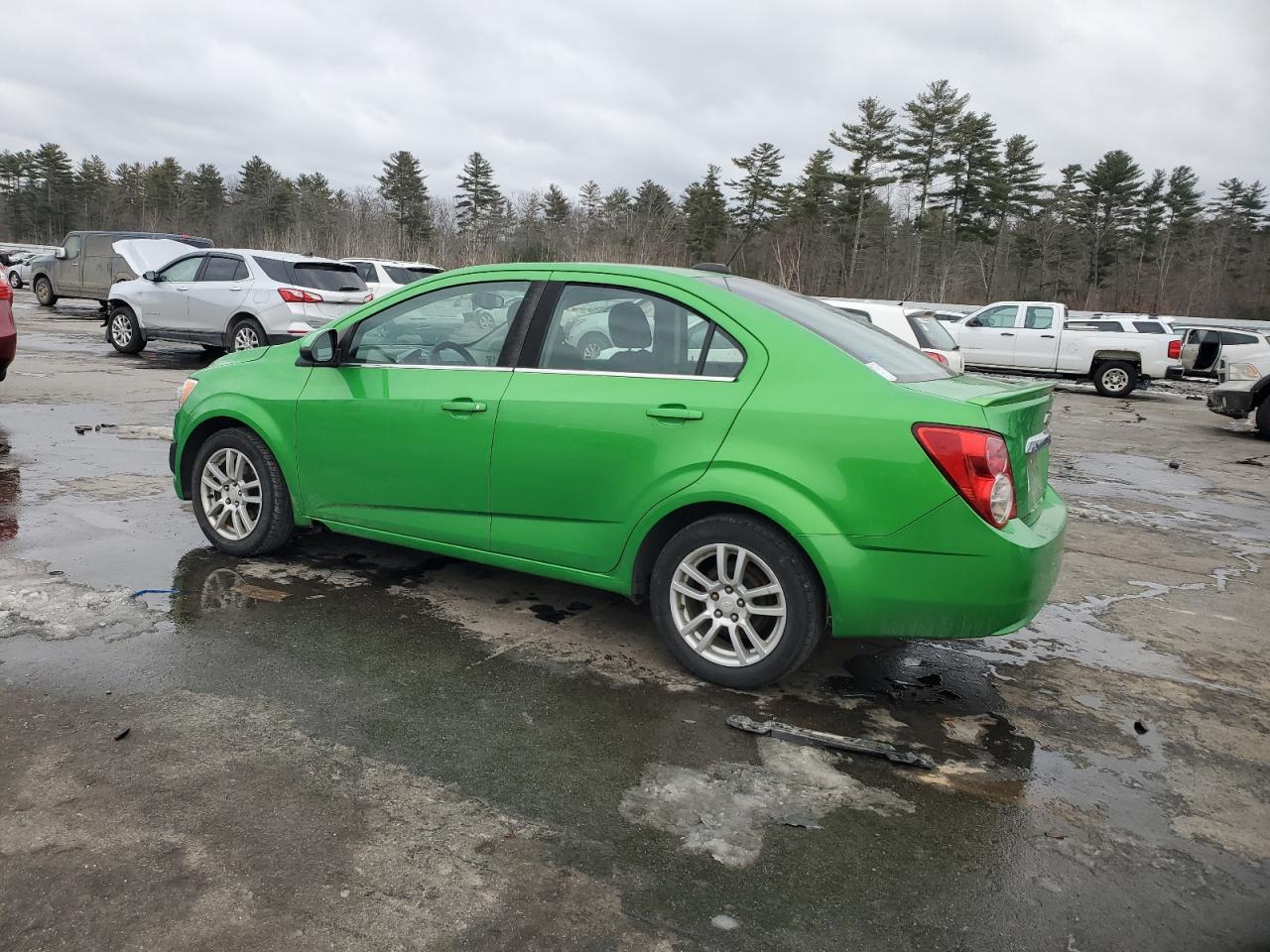 2015 Chevrolet Sonic Lt - Фото 2