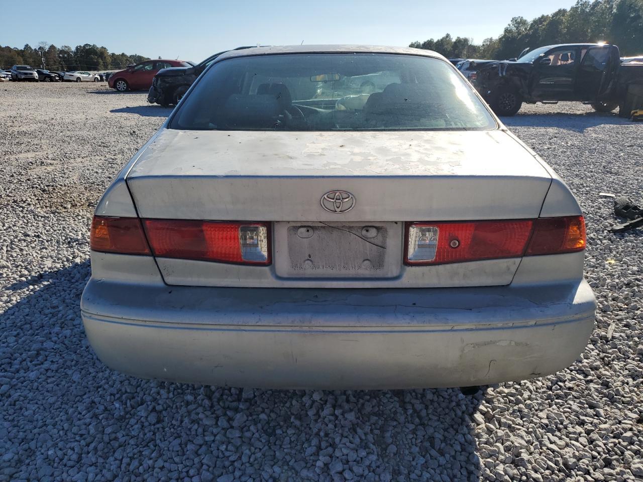 2001 Toyota Camry Ce - Image 6