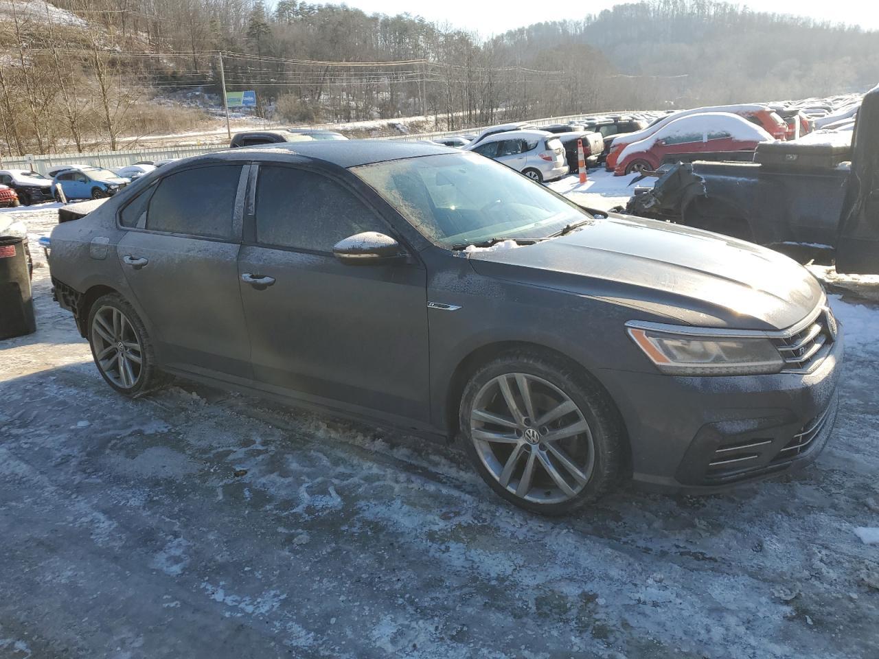 2018 Volkswagen Passat S - Фото 4