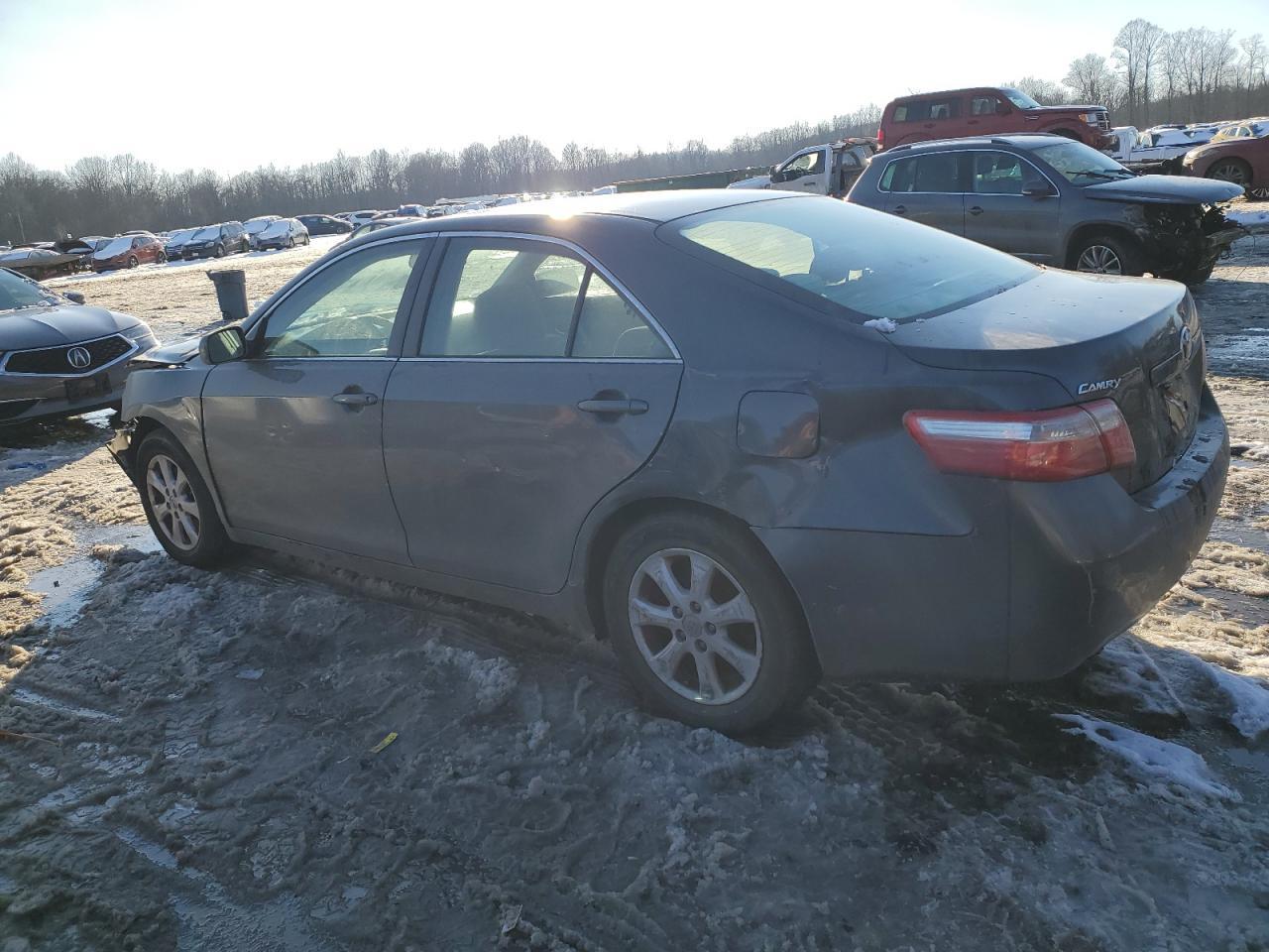 2009 Toyota Camry Base - Фото 2