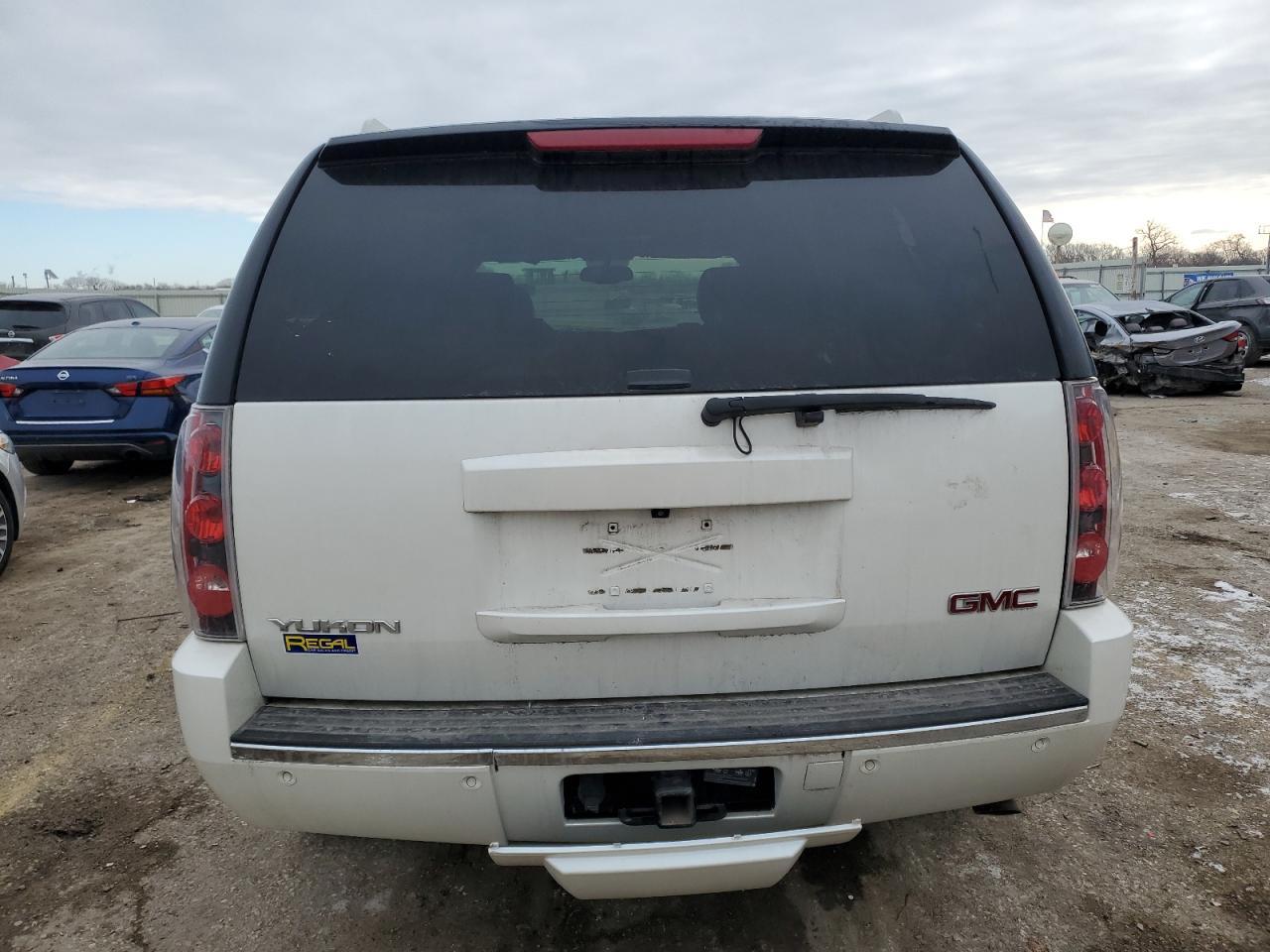 2010 GMC Yukon Denali - Фото 6