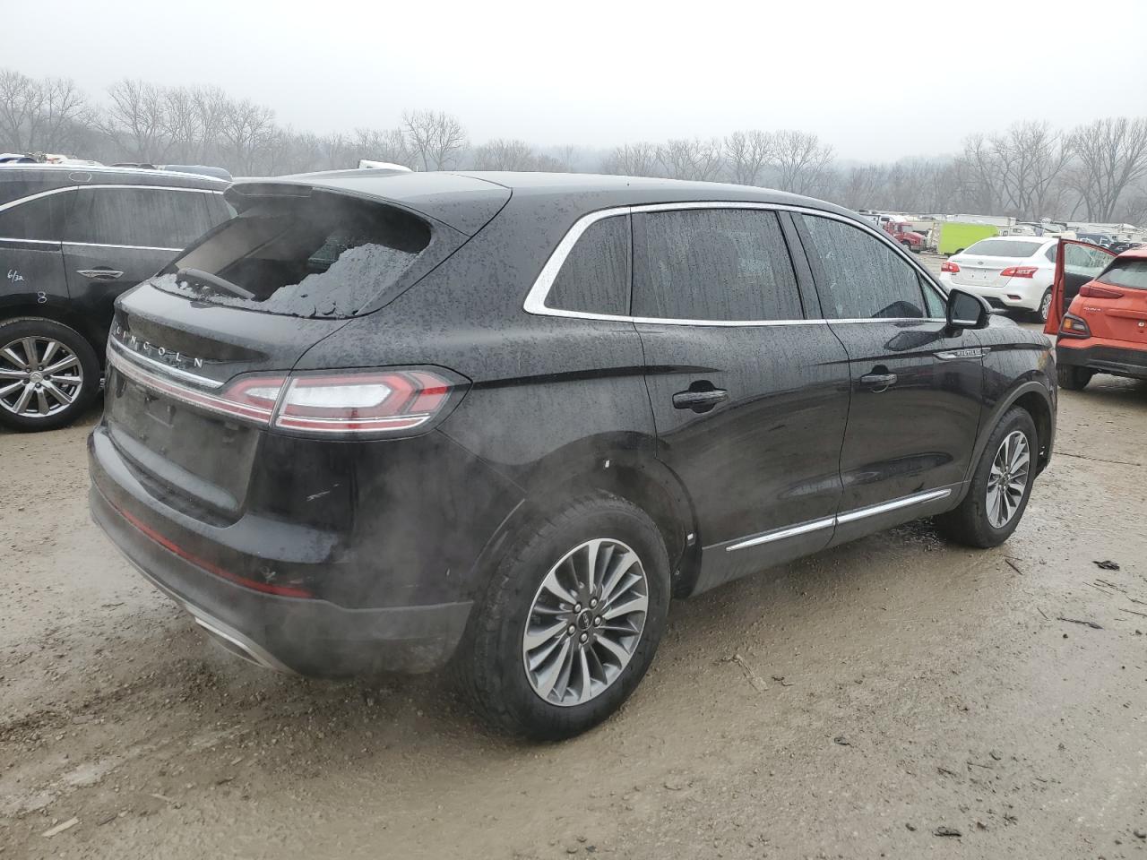 2022 Lincoln Nautilus - Image 3