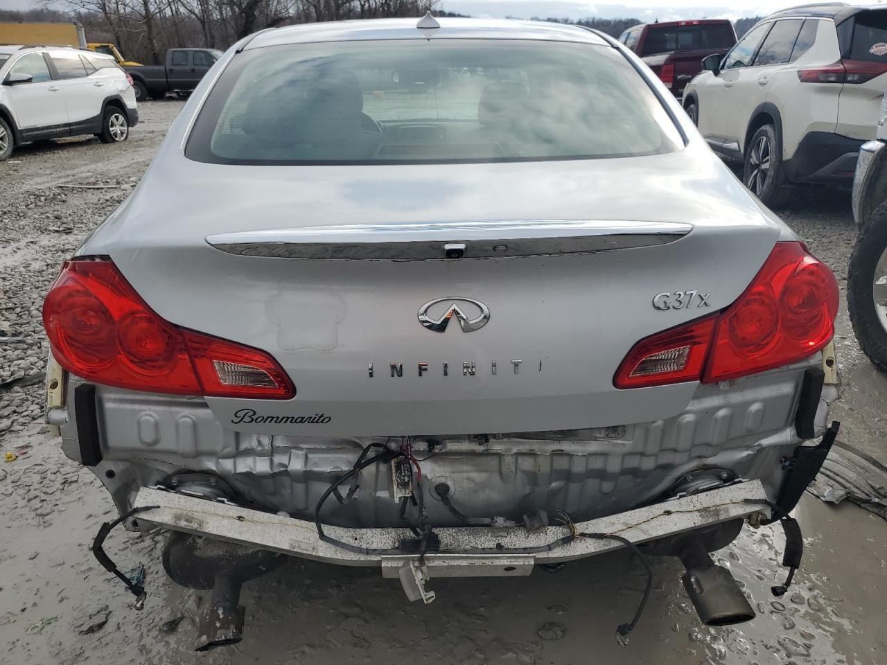 2011 Infiniti G37 - Image 6