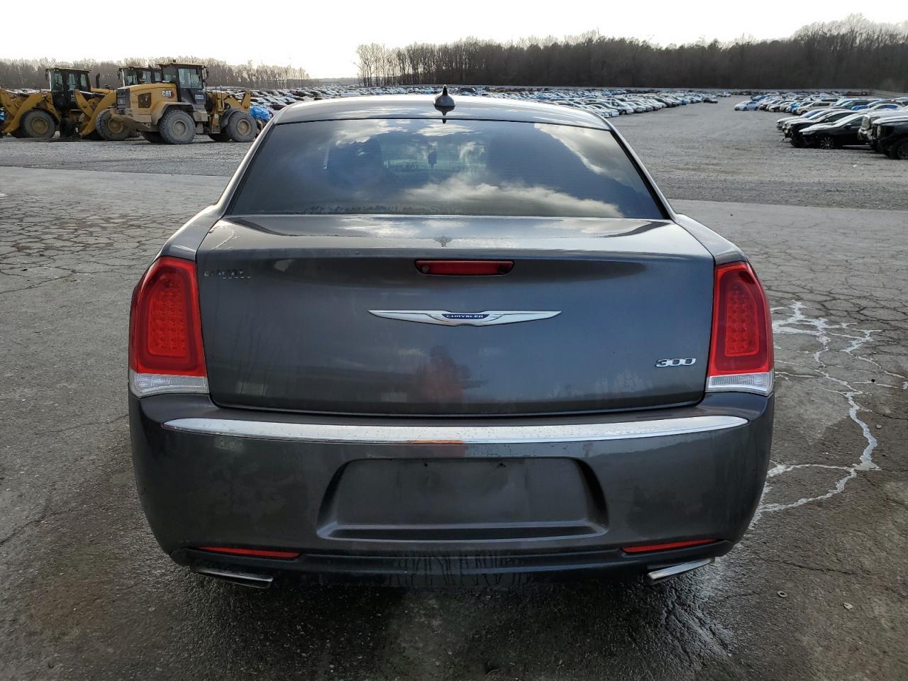 2019 Chrysler 300 Limited - Фото 6
