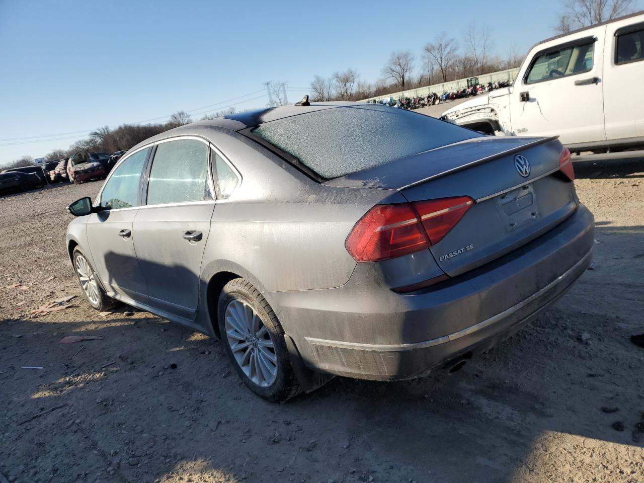 2016 Volkswagen Passat Se - Фото 2