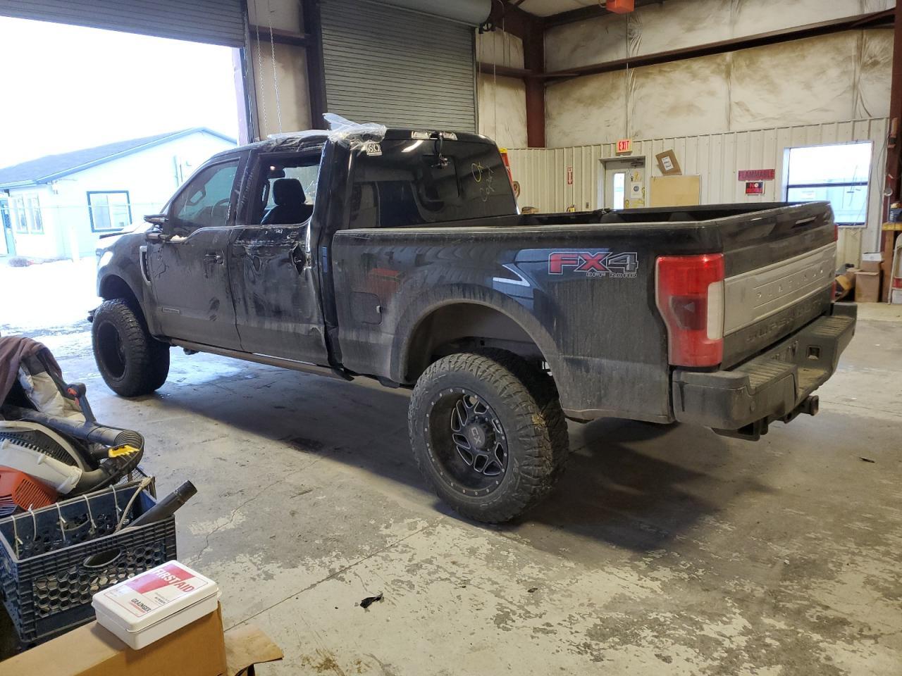 2017 Ford F350 Super Duty - Фото 2