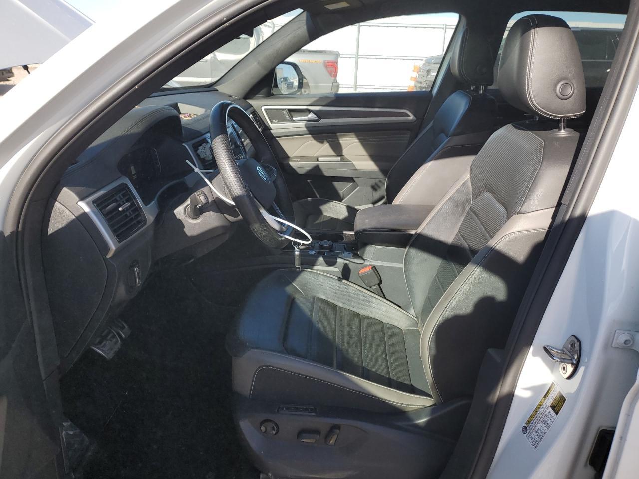 2023 Volkswagen Atlas Cross Sport Sel Premium R-Line - Image 7