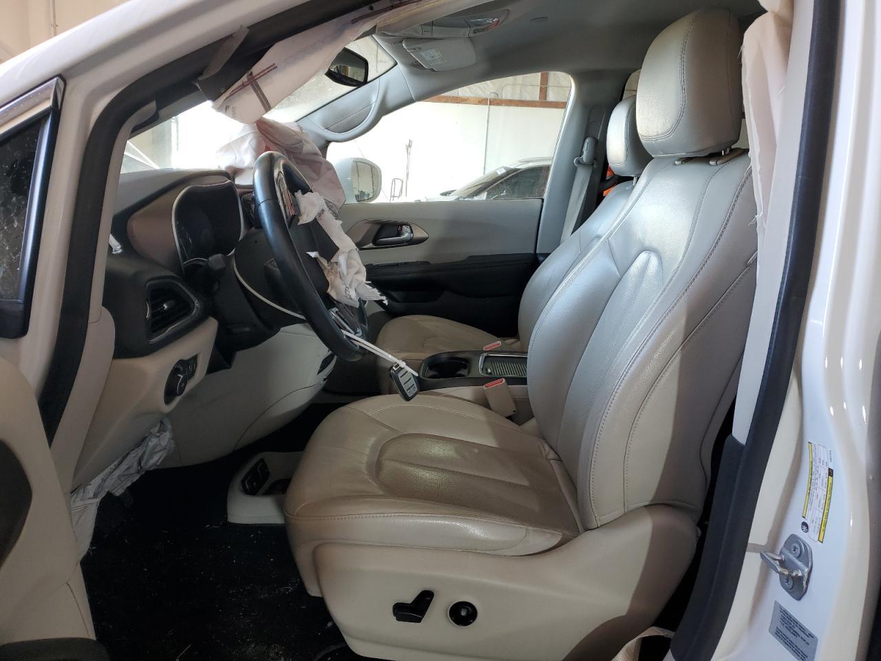 2017 Chrysler Pacifica Touring L Plus - Фото 7