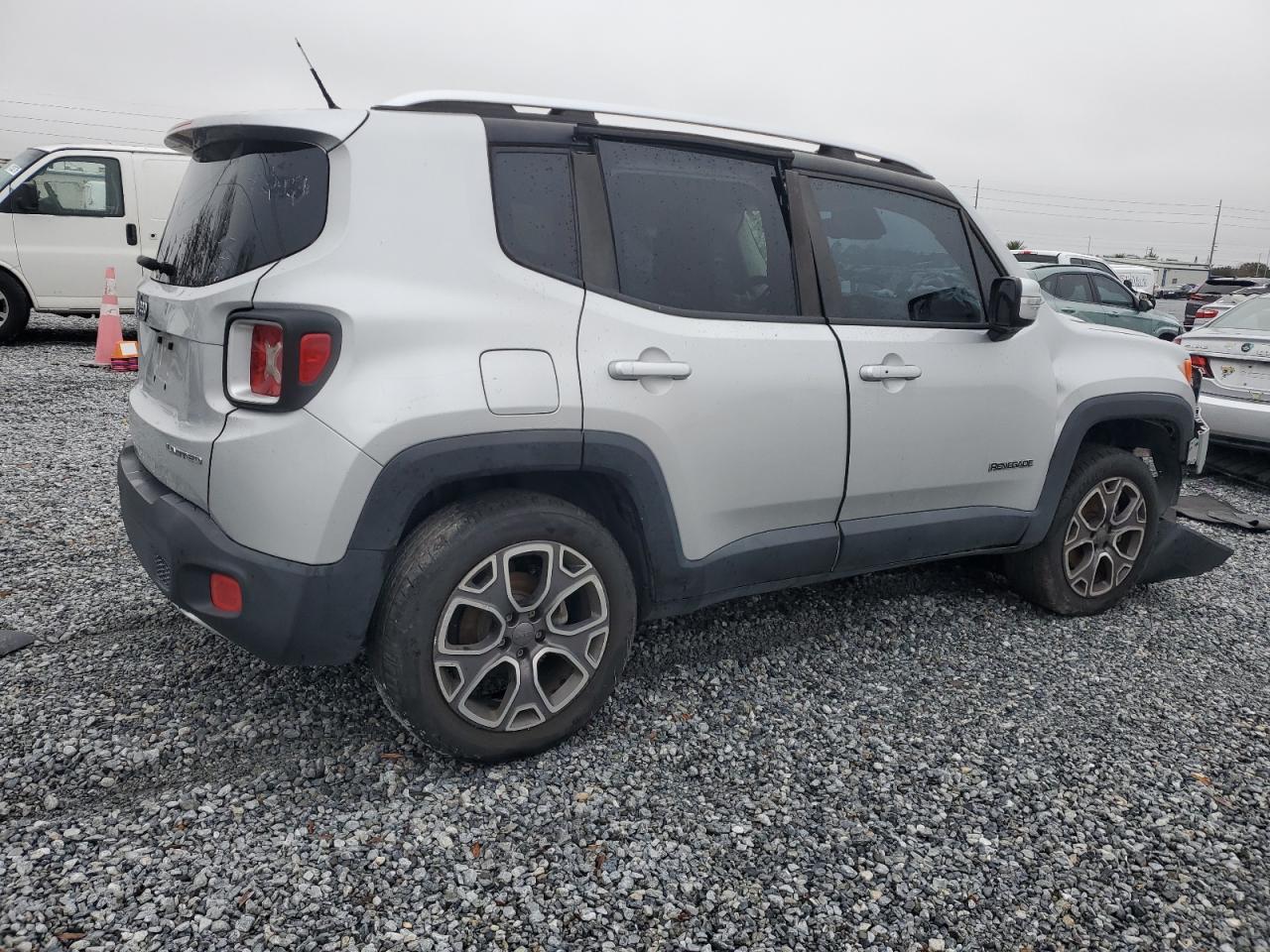 2015 Jeep Renegade Limited - Image 3