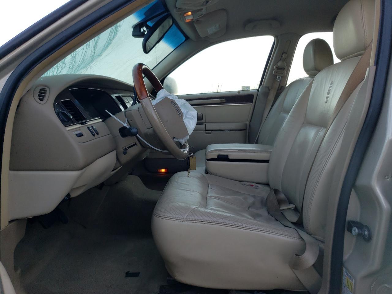 2010 Lincoln Town Car Signature Limited - Фото 7