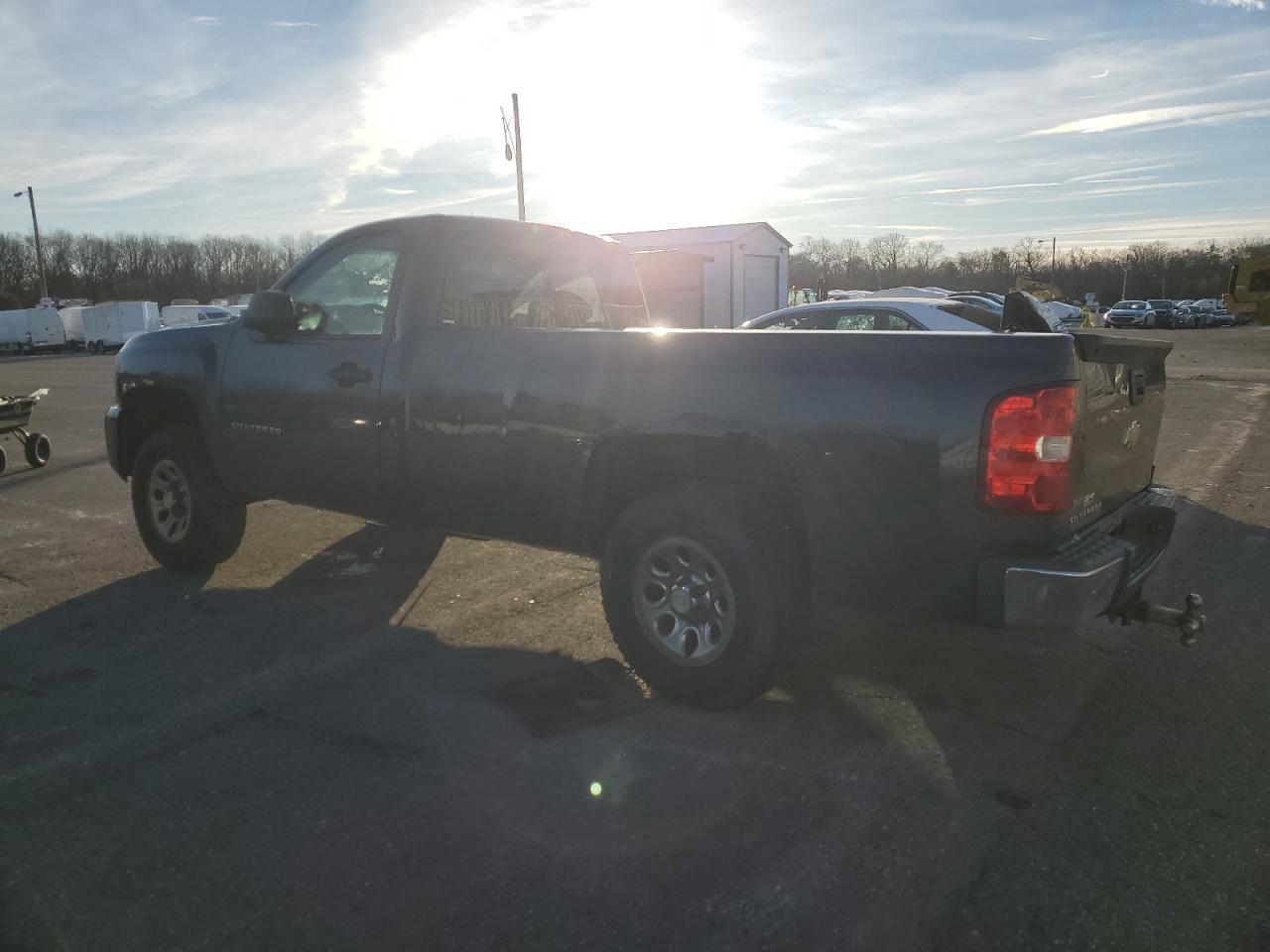 2010 Chevrolet Silverado C1500 - Image 2