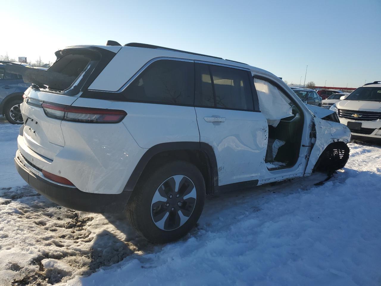 2022 Jeep Grand Cherokee Limited 4Xe - Image 3