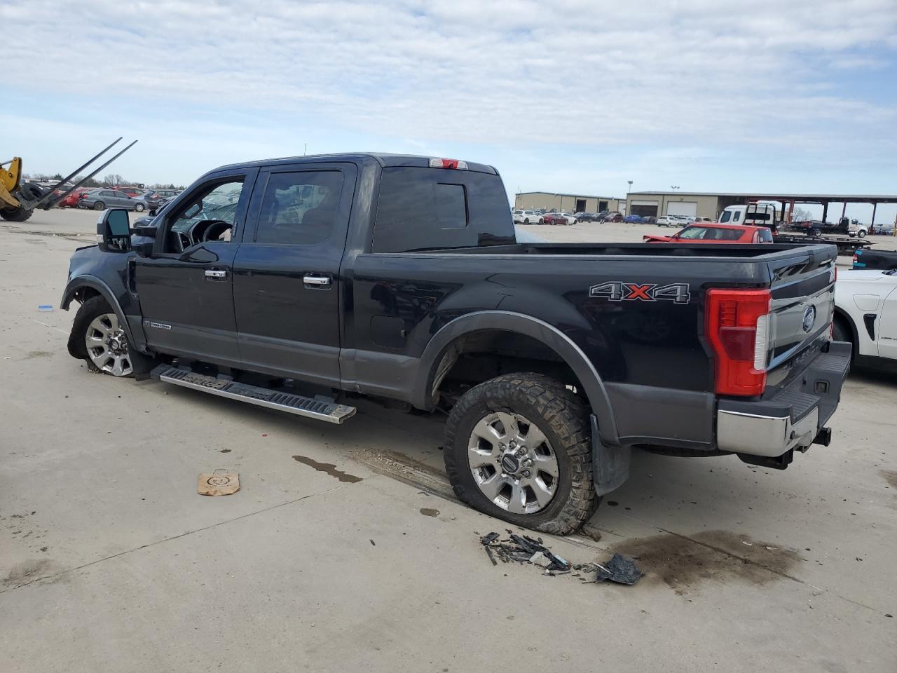 2019 Ford F250 Super Duty - Фото 2