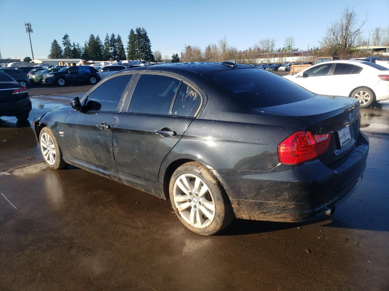 2011 BMW 335 Xi - Фото 2