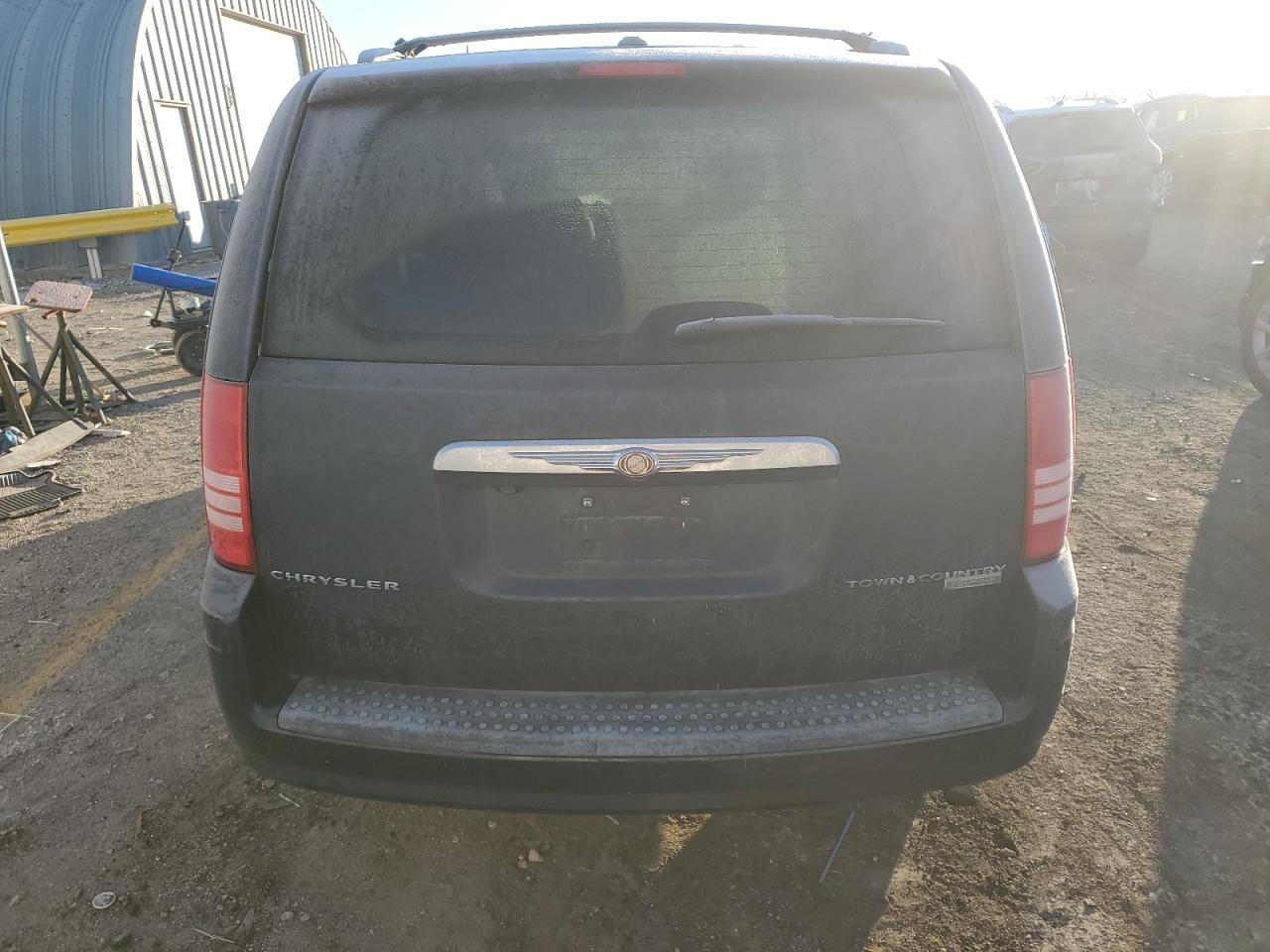 2009 Chrysler Town & Country Touring - Фото 6