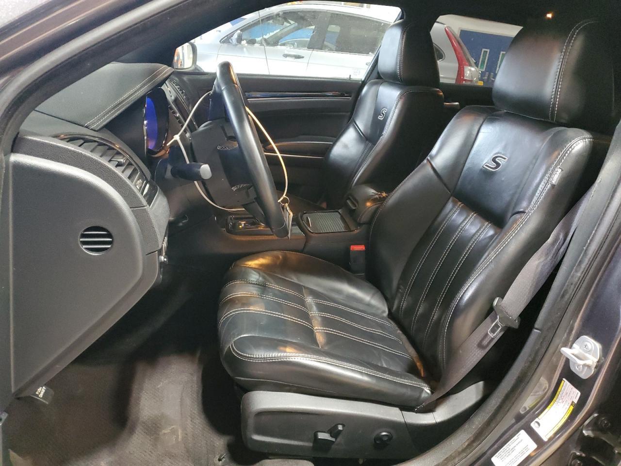 2017 Chrysler 300 S - Image 7