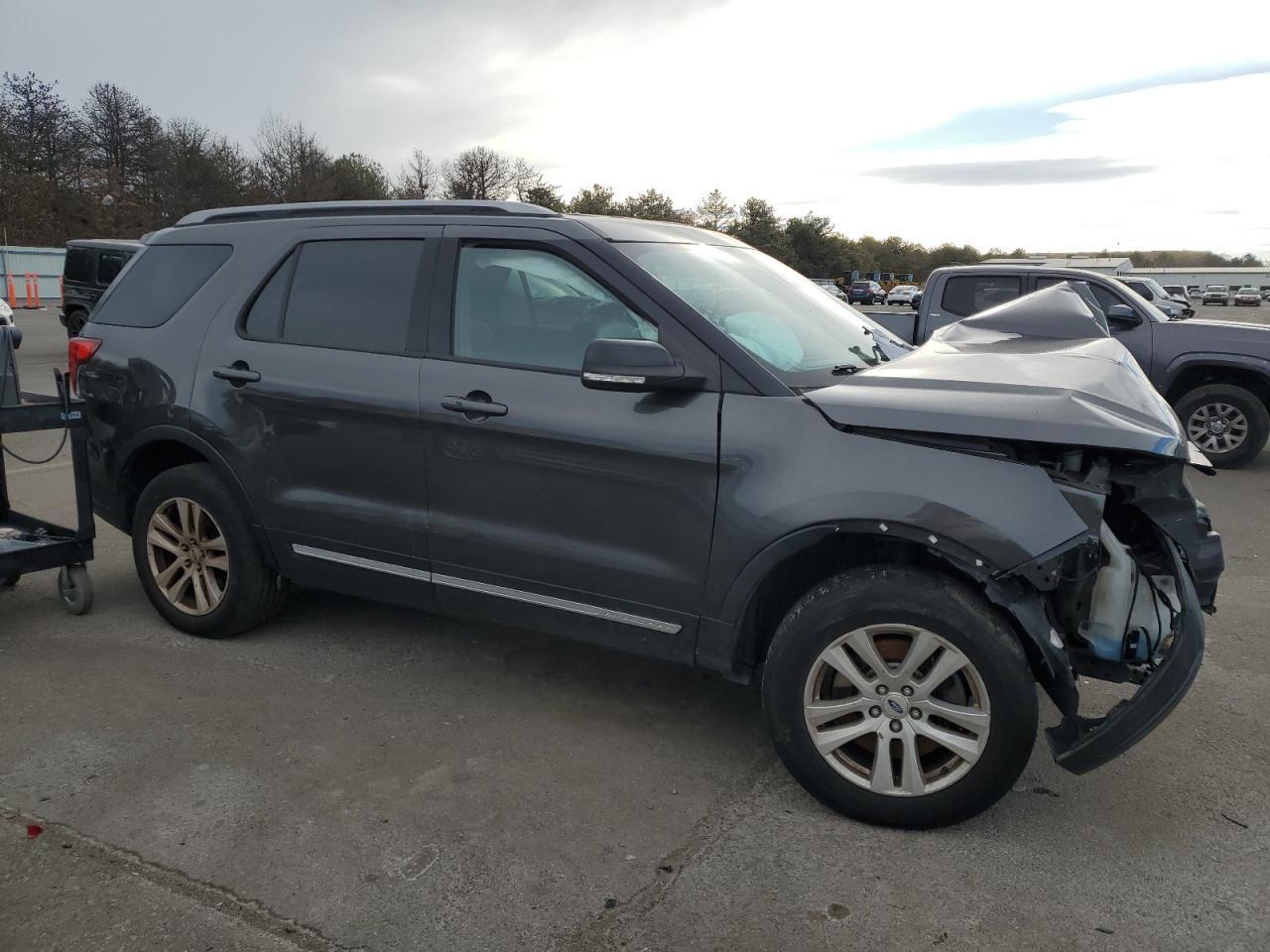 2018 Ford Explorer Xlt - Фото 4