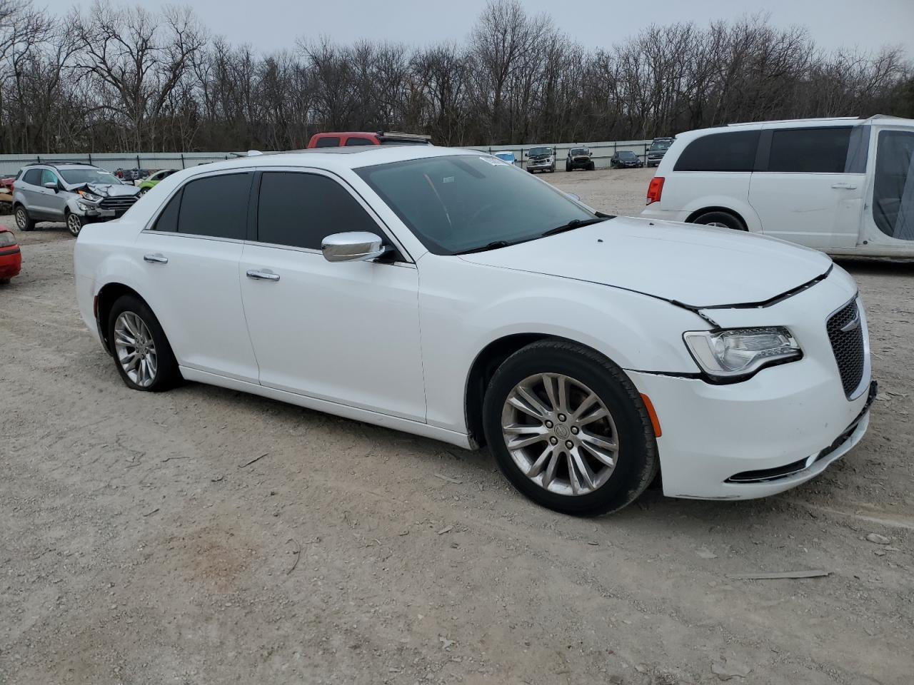 2016 Chrysler 300C - Фото 4