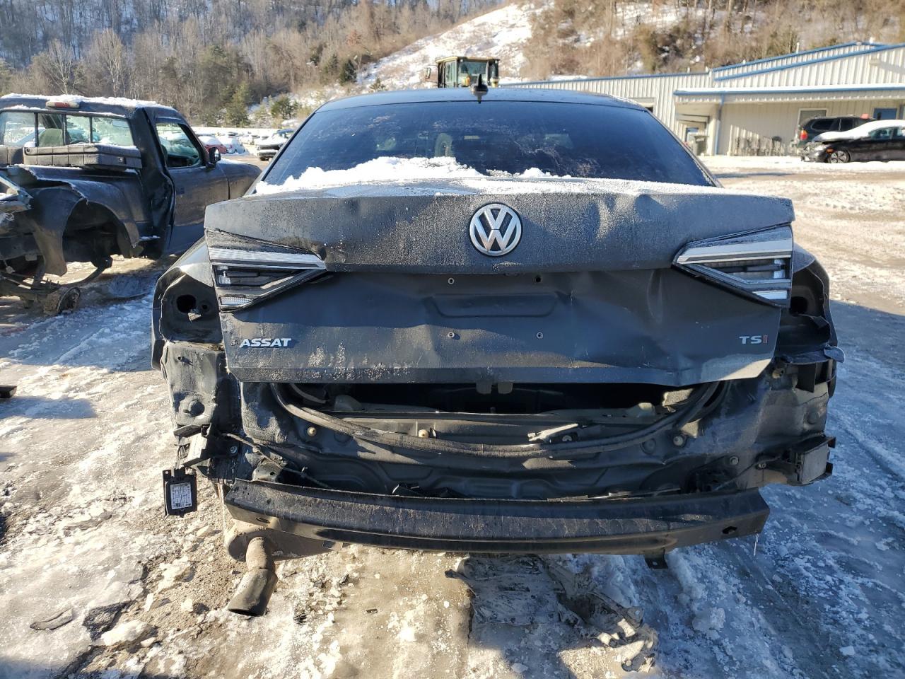 2018 Volkswagen Passat S - Фото 6