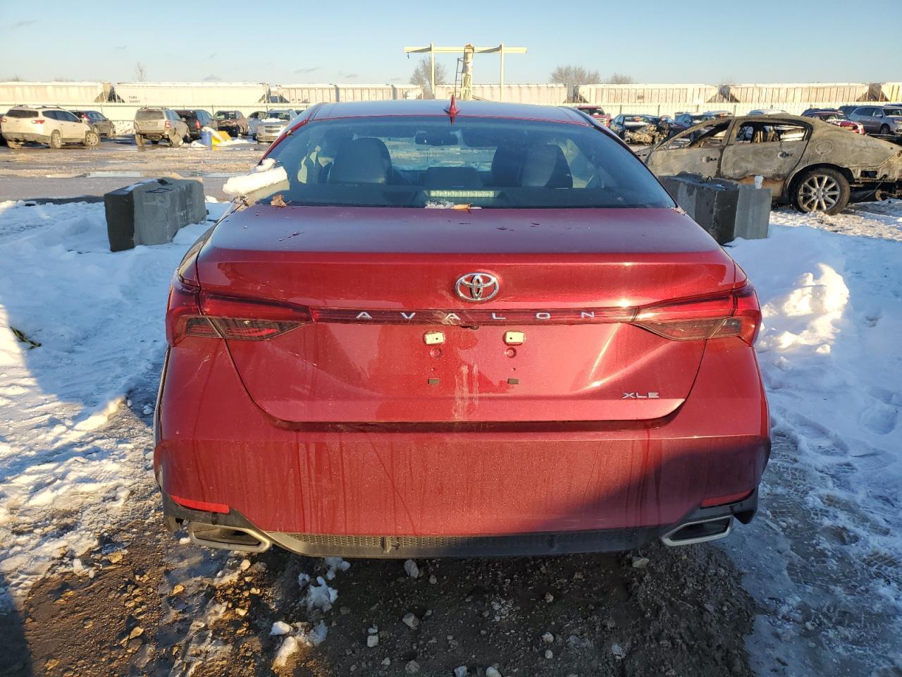 2022 Toyota Avalon Xle - Фото 6