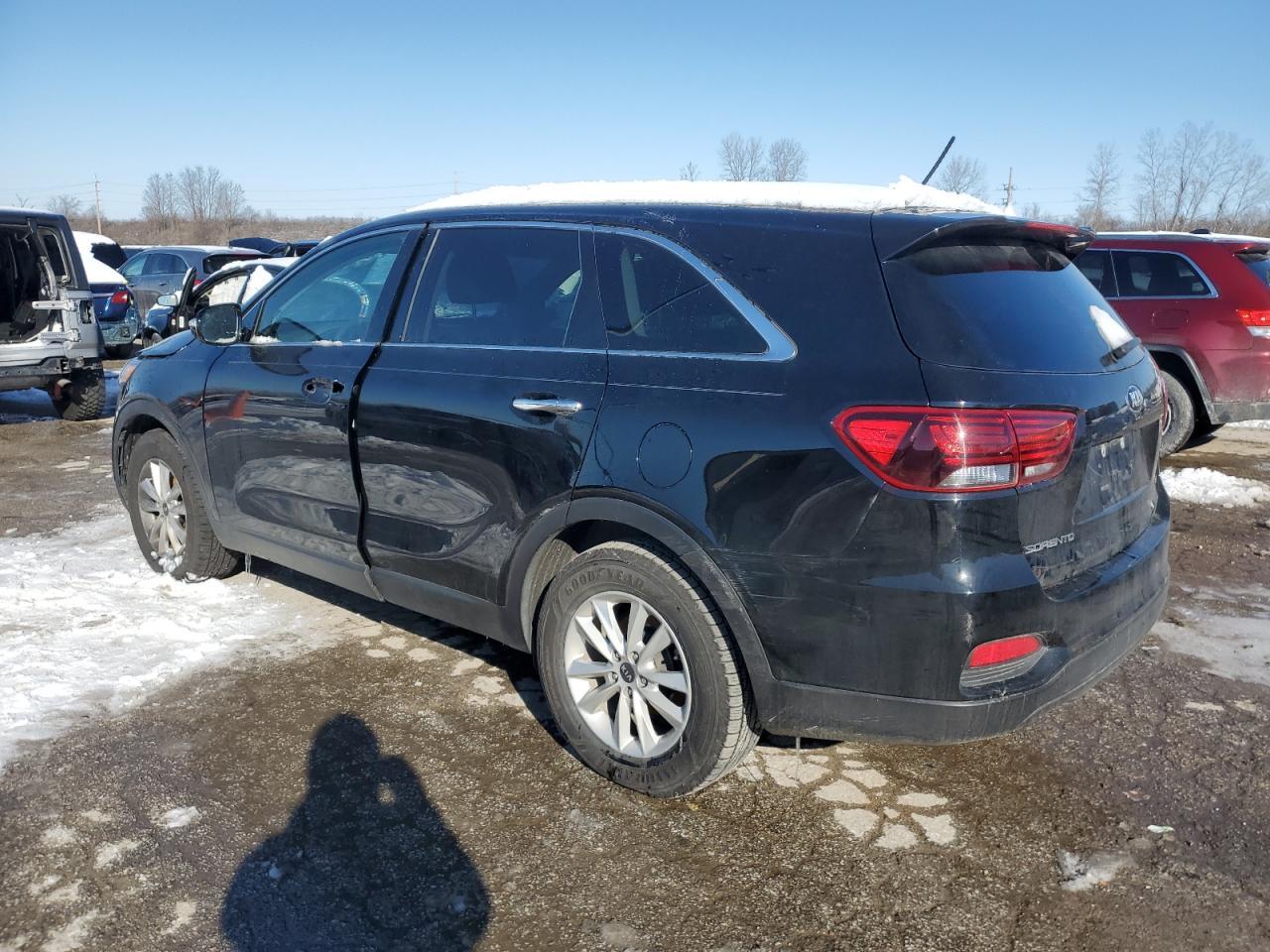 2019 Kia Sorento L - Image 2