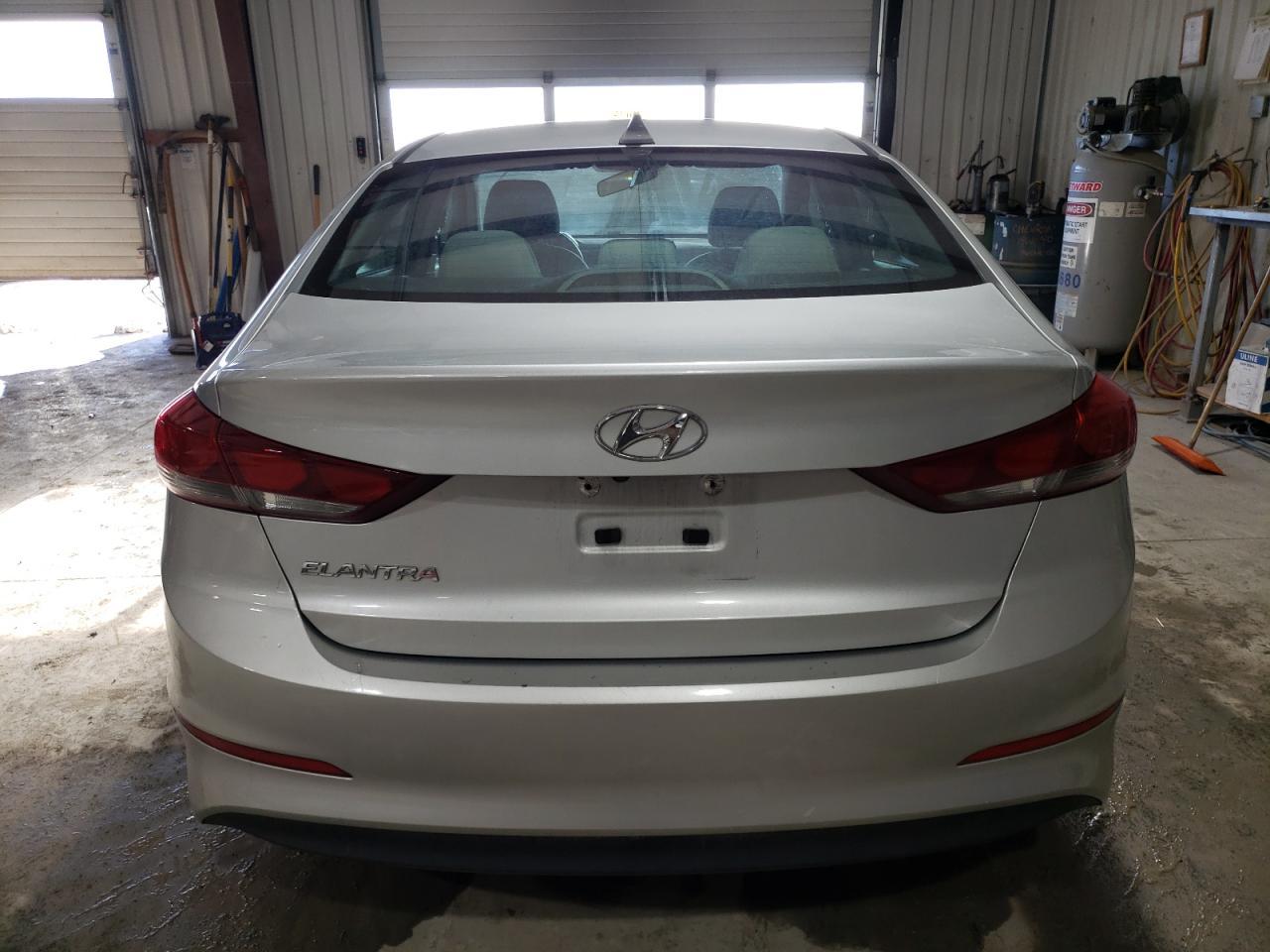 2017 Hyundai Elantra Se - Image 6
