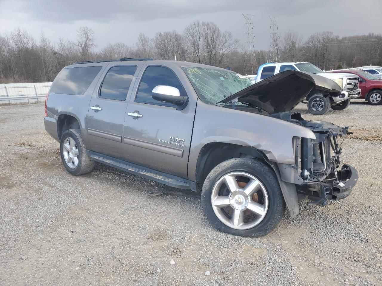 2012 Chevrolet Suburban C1500 Ls - Image 4