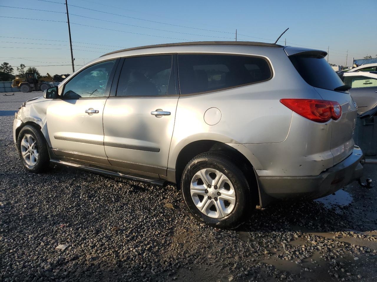 2012 Chevrolet Traverse Ls - Image 2