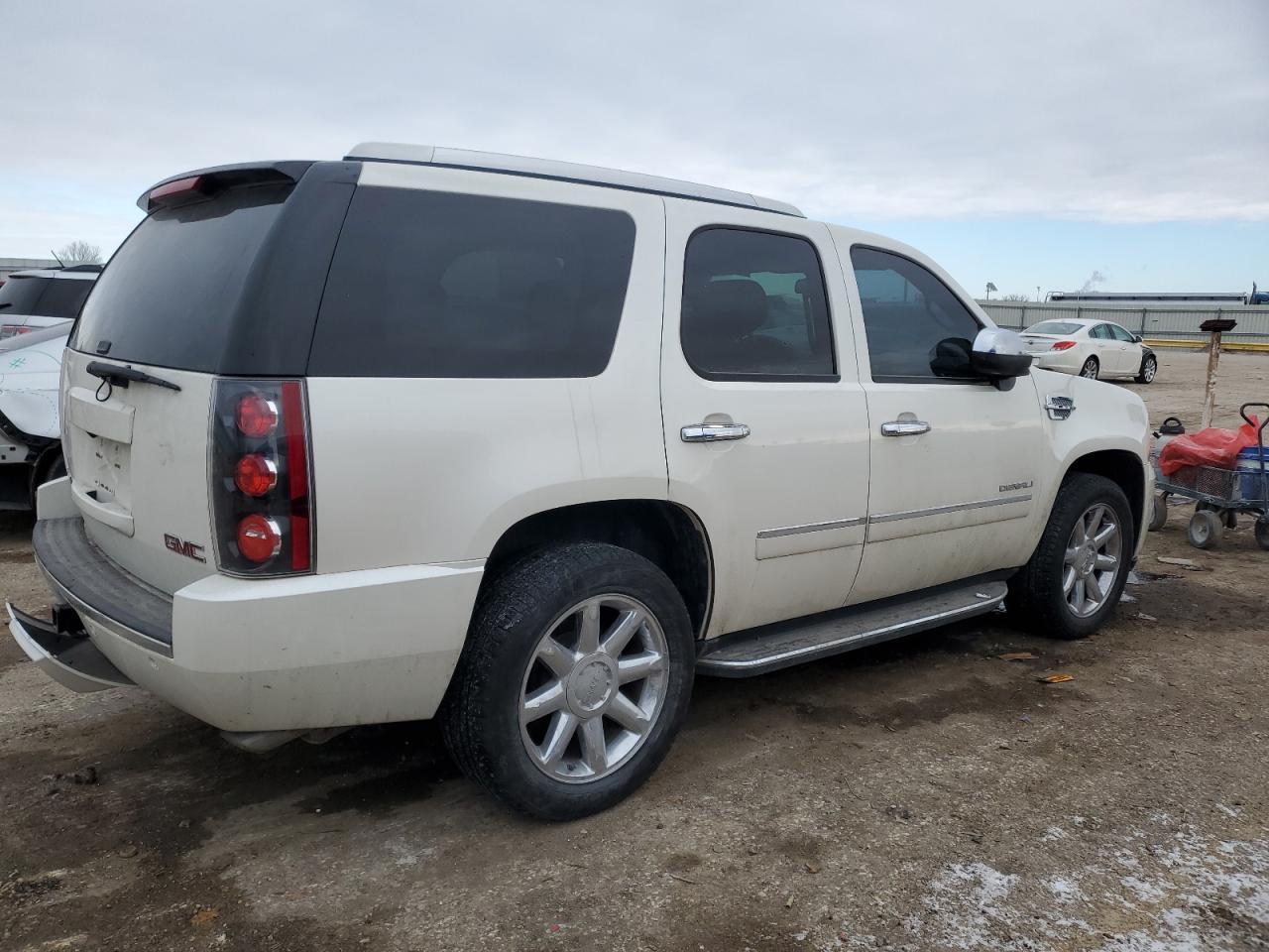 2010 GMC Yukon Denali - Фото 3