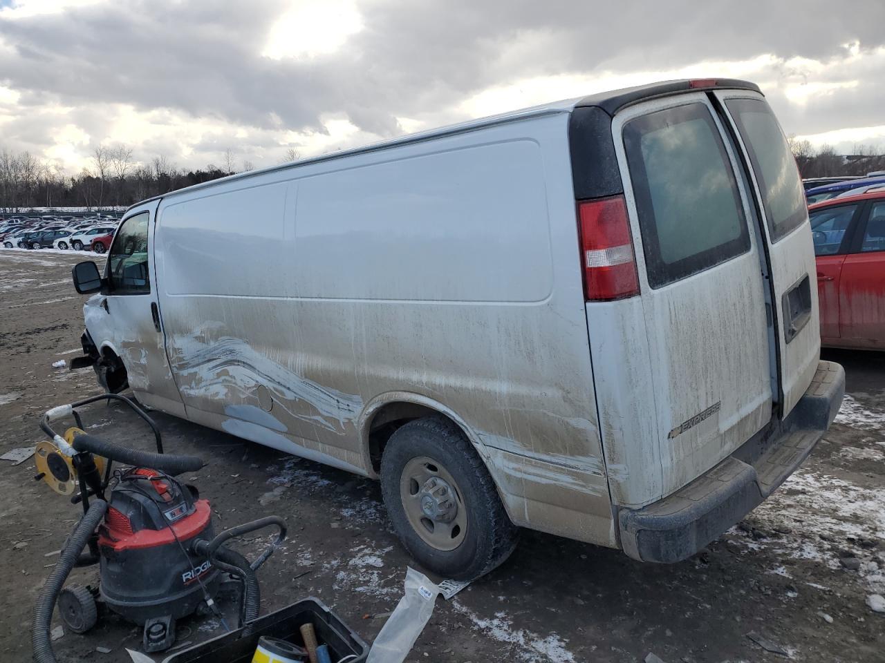 2021 Chevrolet Express G2500 - Фото 2