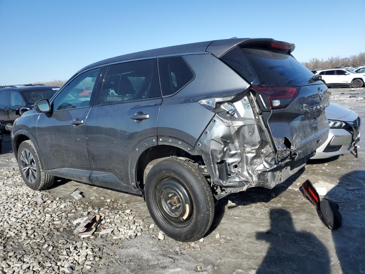 2021 Nissan Rogue Sv - Image 2