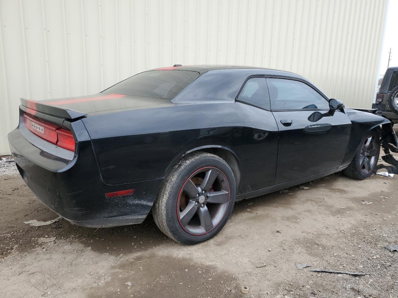 2014 Dodge Challenger Sxt - Image 3