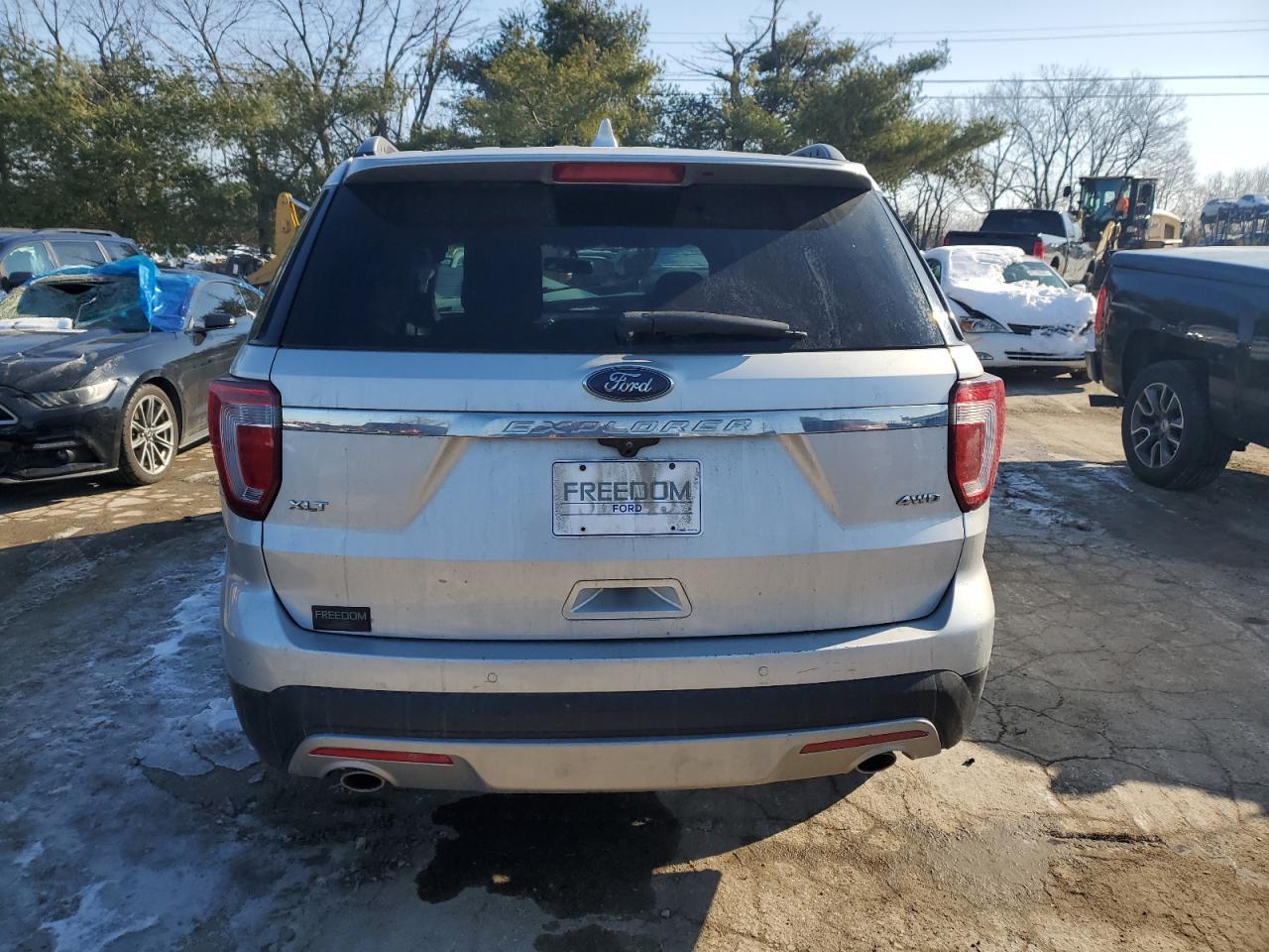 2017 Ford Explorer Xlt - Фото 6