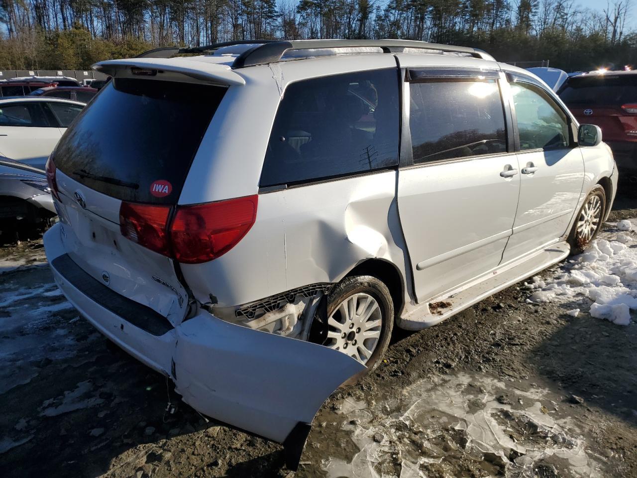 2007 Toyota Sienna Xle - Image 3
