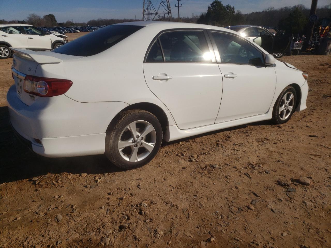 2011 Toyota Corolla S - Фото 3