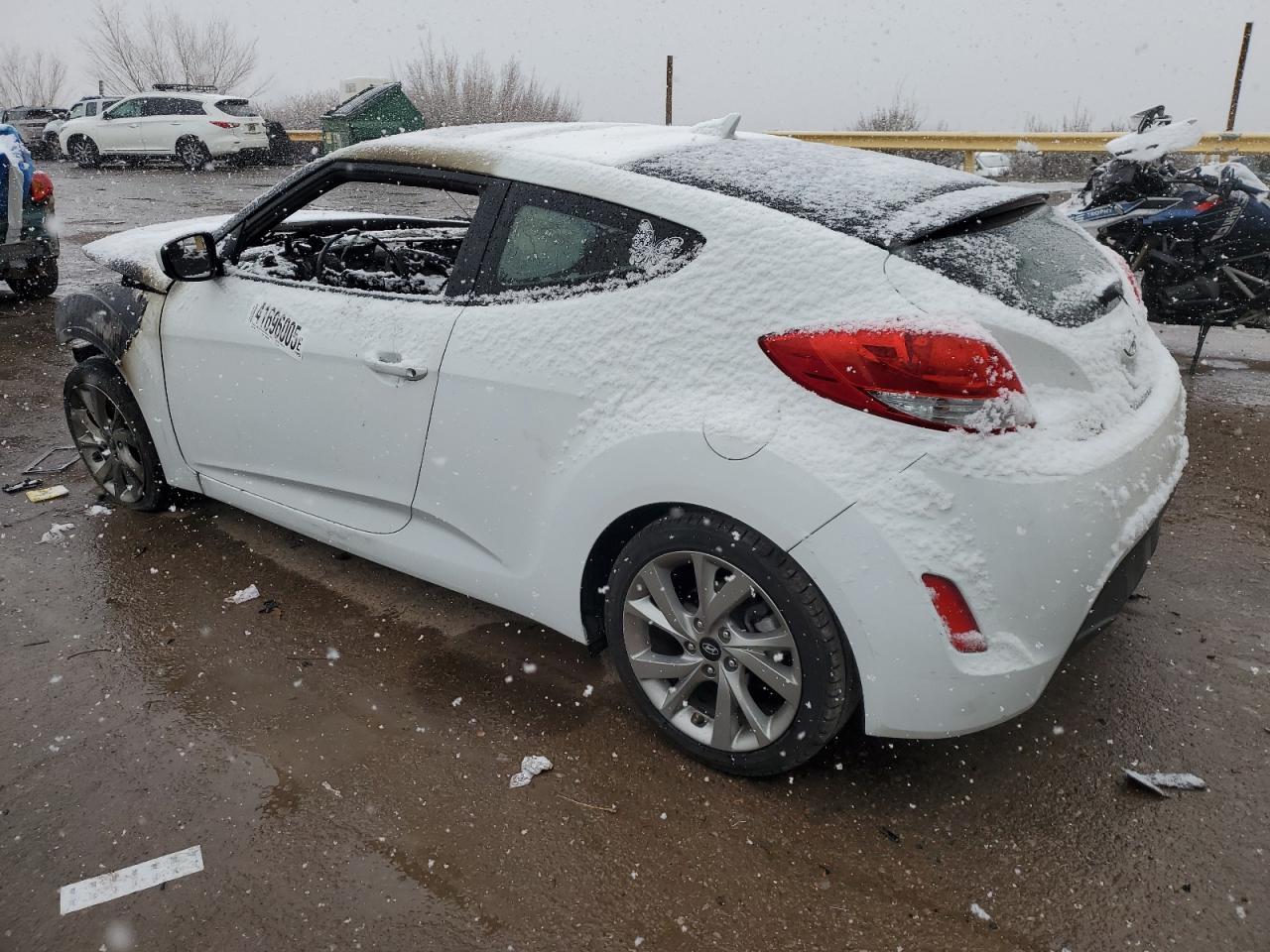 2016 Hyundai Veloster - Image 2
