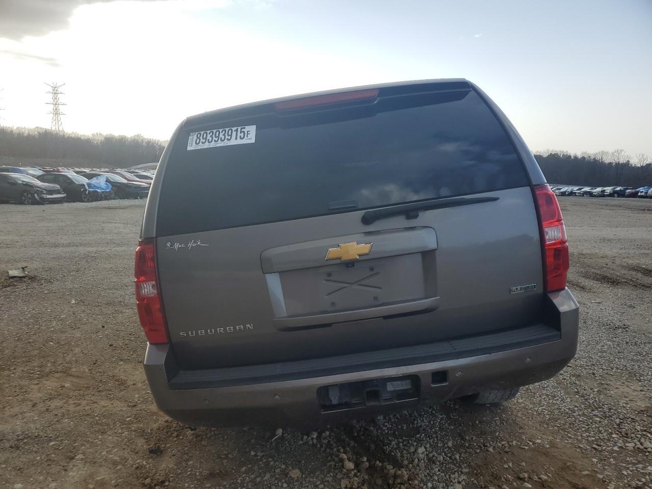 2012 Chevrolet Suburban C1500 Ls - Image 6