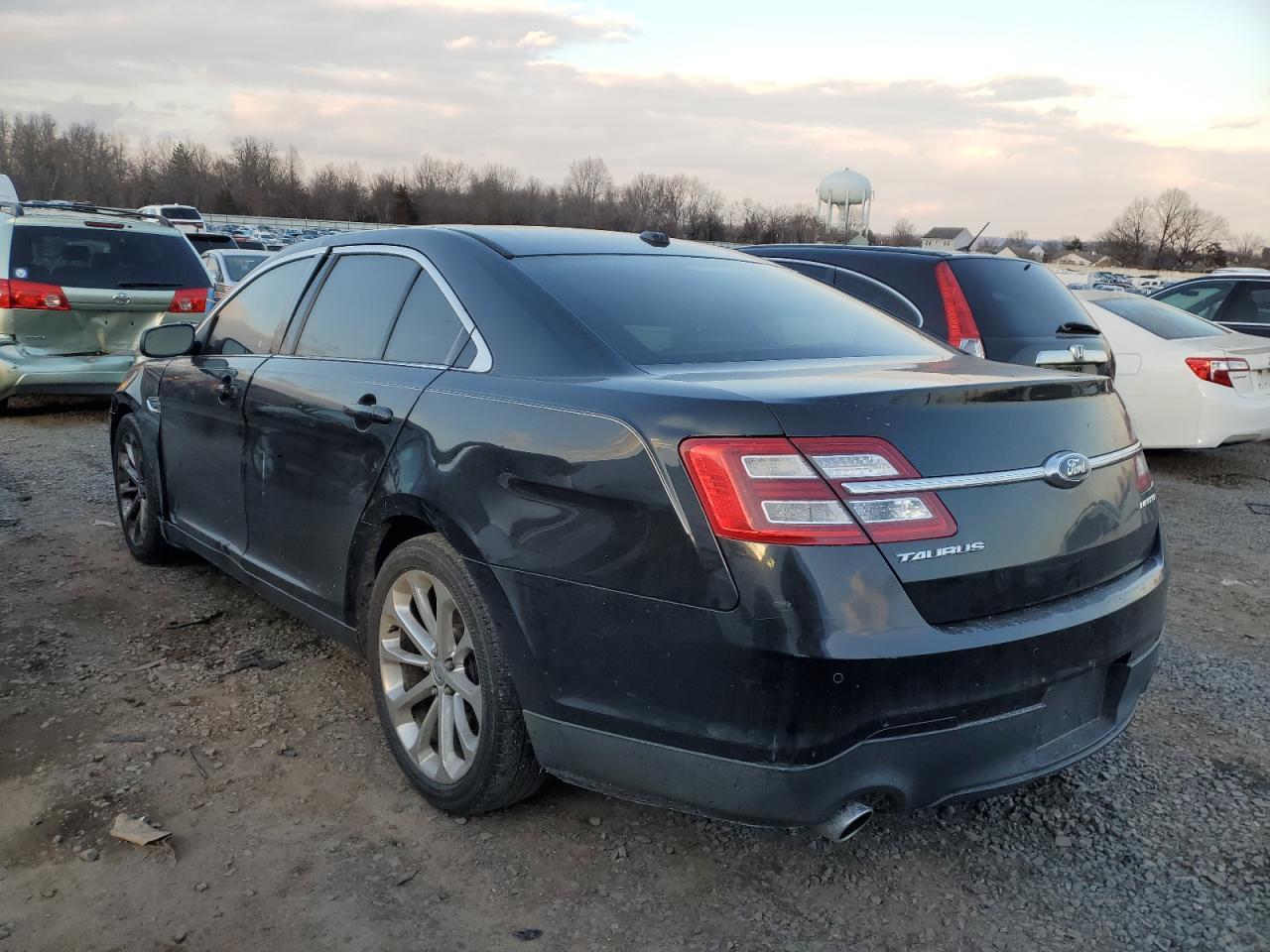 2013 Ford Taurus Limited - Фото 2