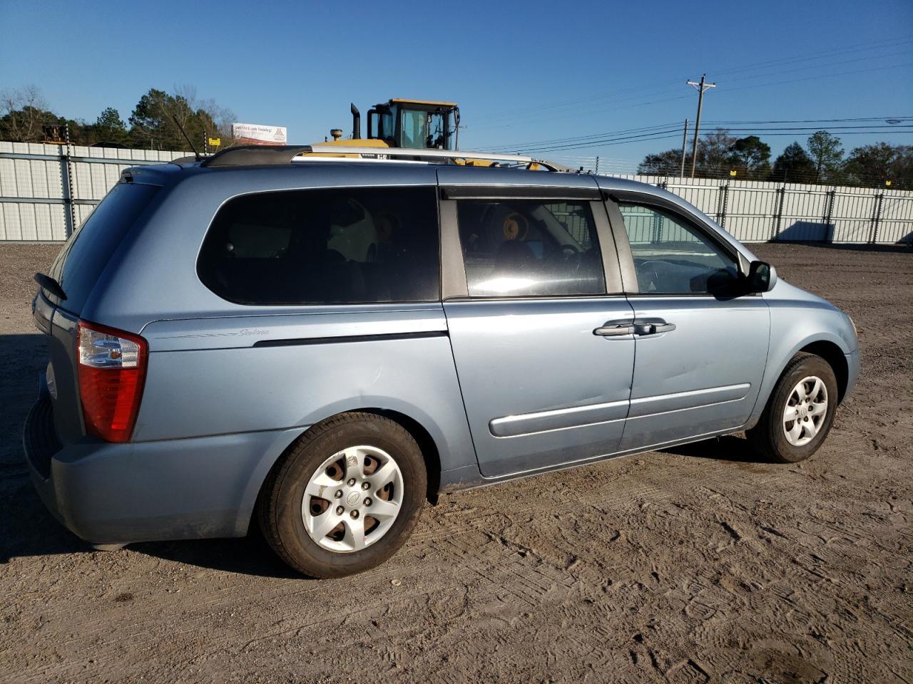 2010 Kia Sedona Lx - Image 3