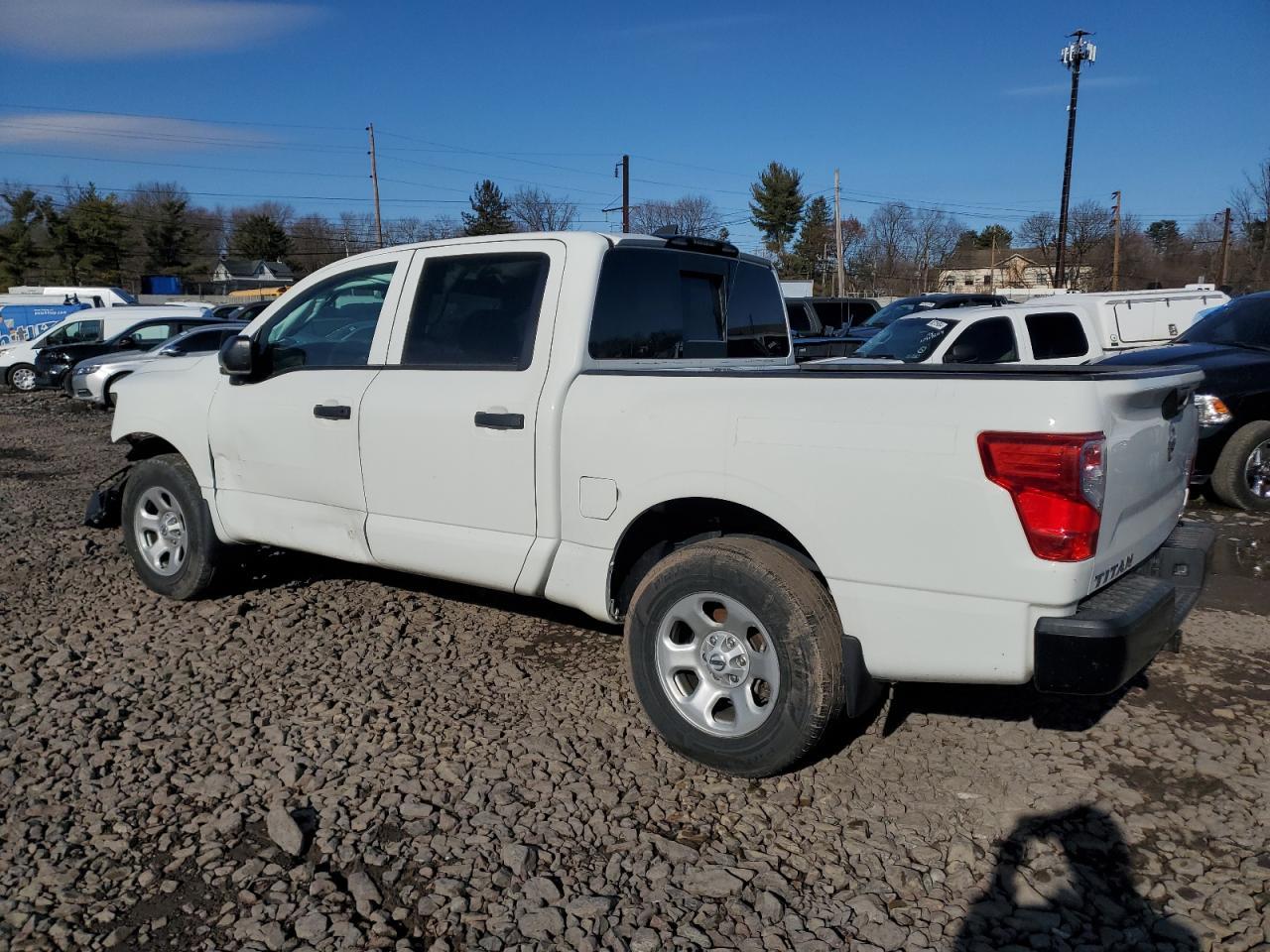 2022 Nissan Titan S - Фото 2