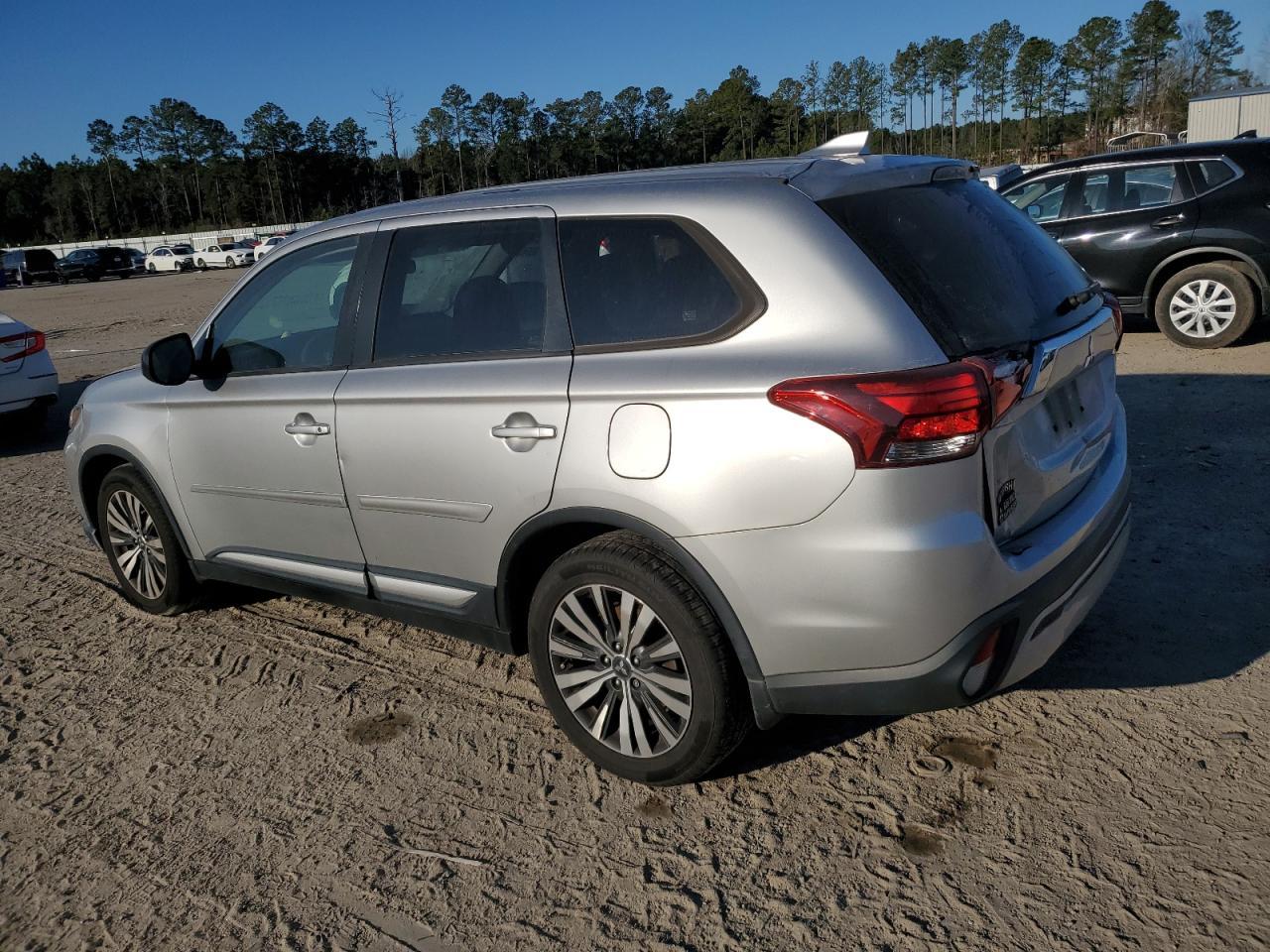 2019 Mitsubishi Outlander Es - Фото 2