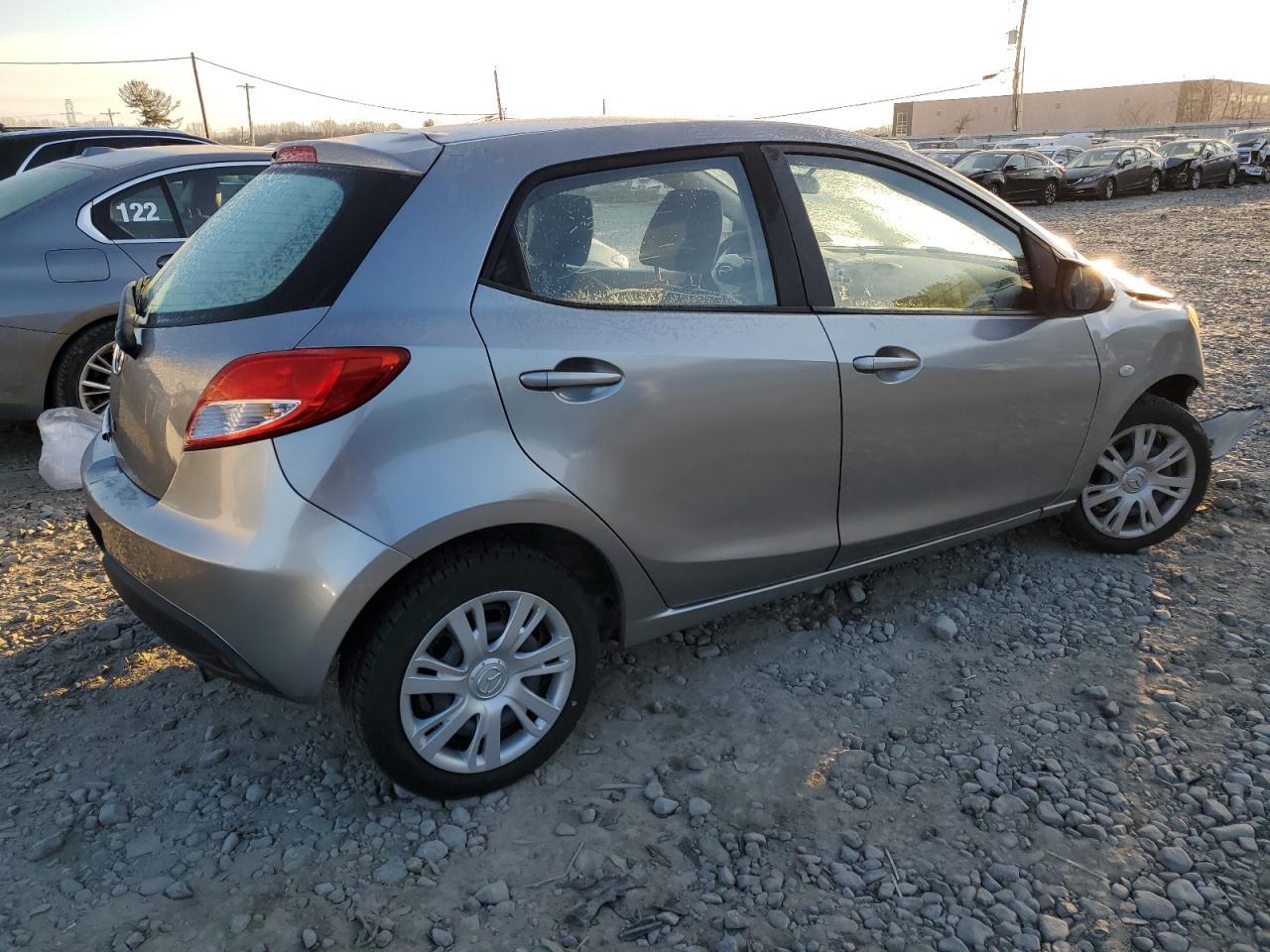 2014 Mazda Mazda2 Sport - Фото 3