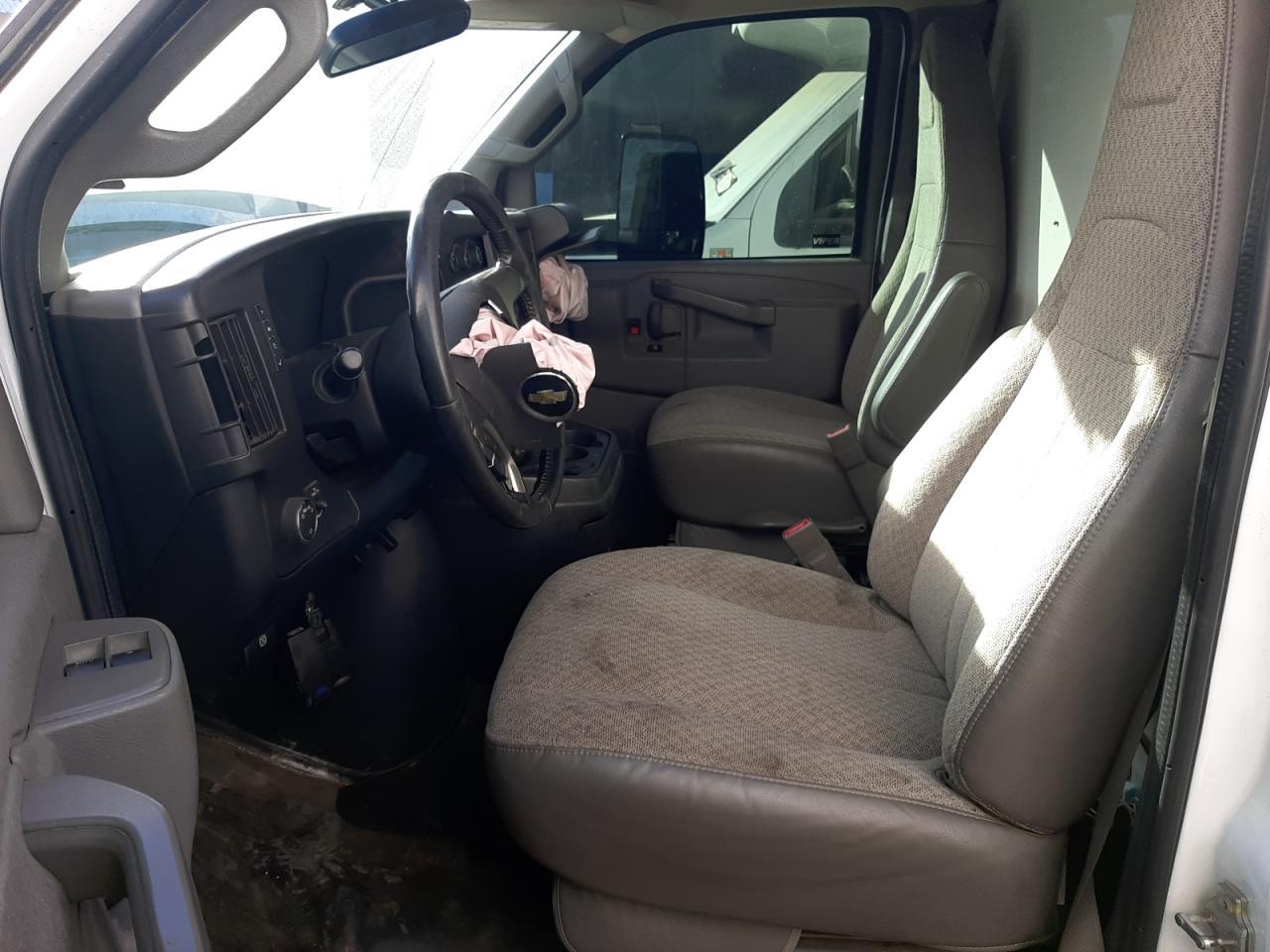 2019 Chevrolet Express G4500 - Image 7