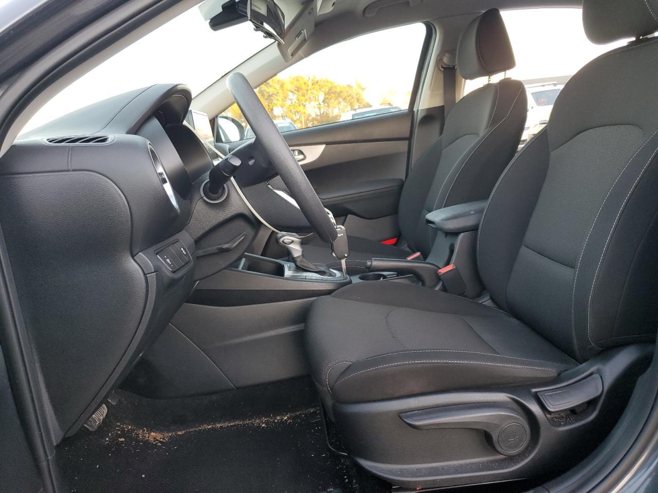 2022 Kia Forte Fe - Фото 7