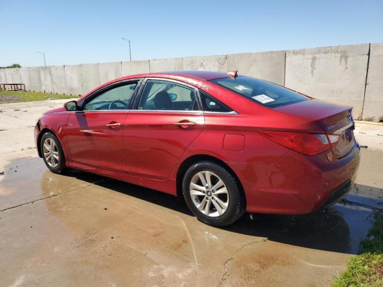 2014 Hyundai Sonata Gls - Image 2