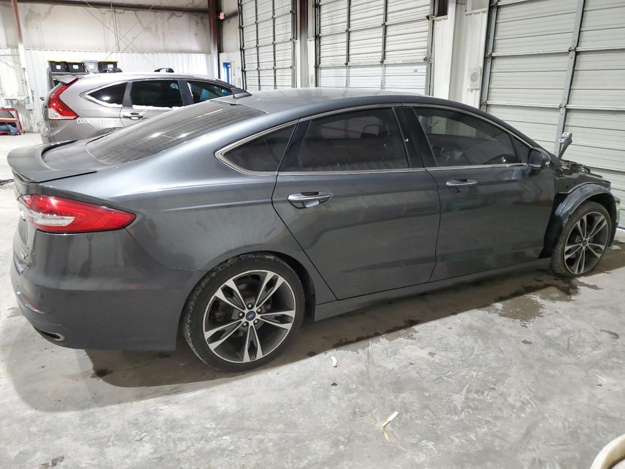 2020 Ford Fusion Titanium - Фото 3