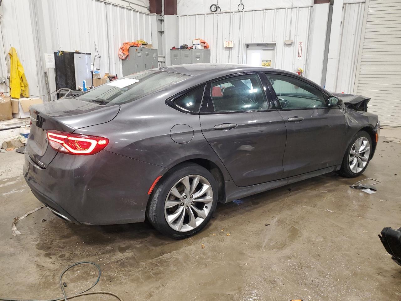2015 Chrysler 200 S - Фото 3