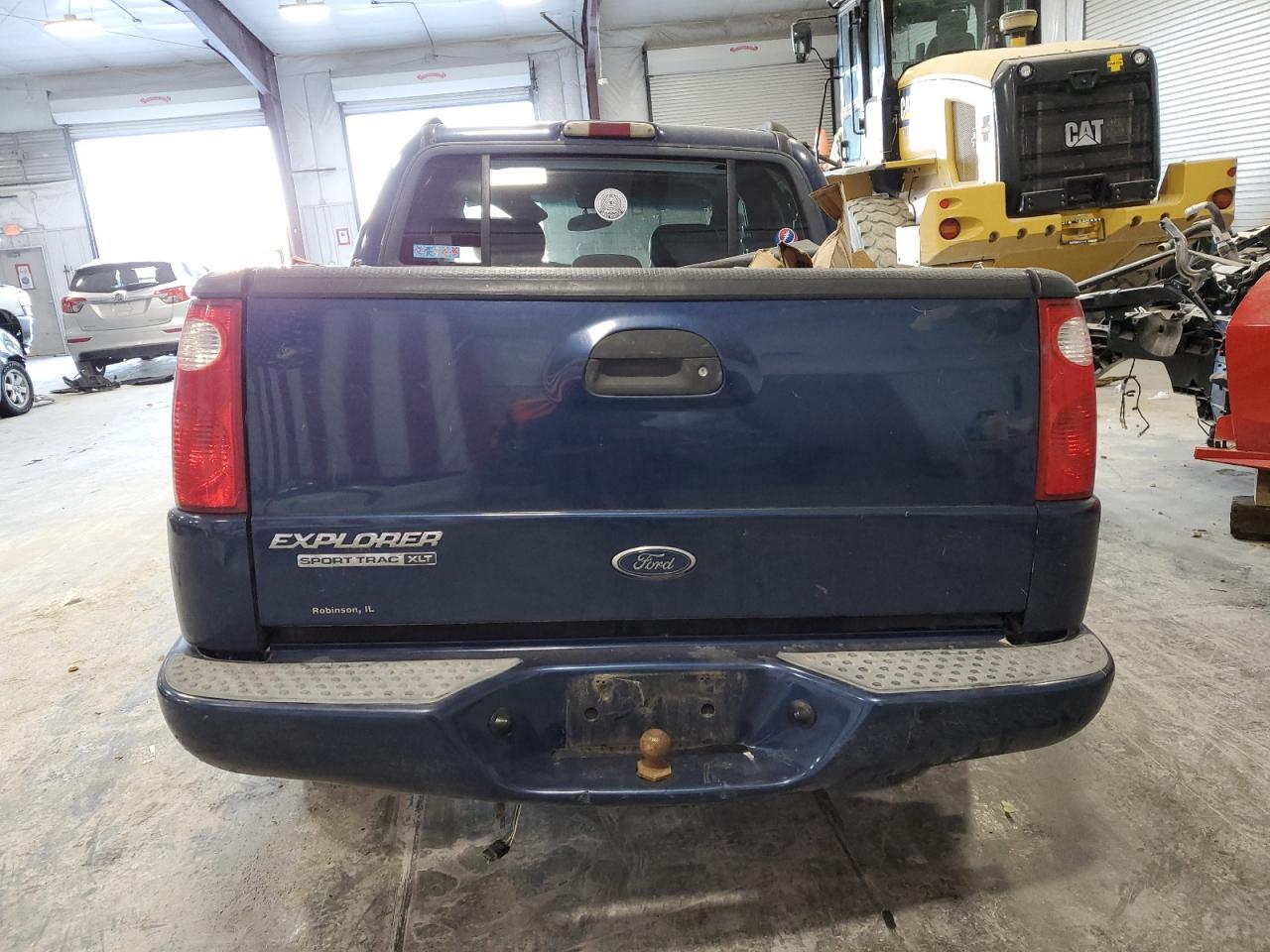 2004 Ford Explorer - Фото 6