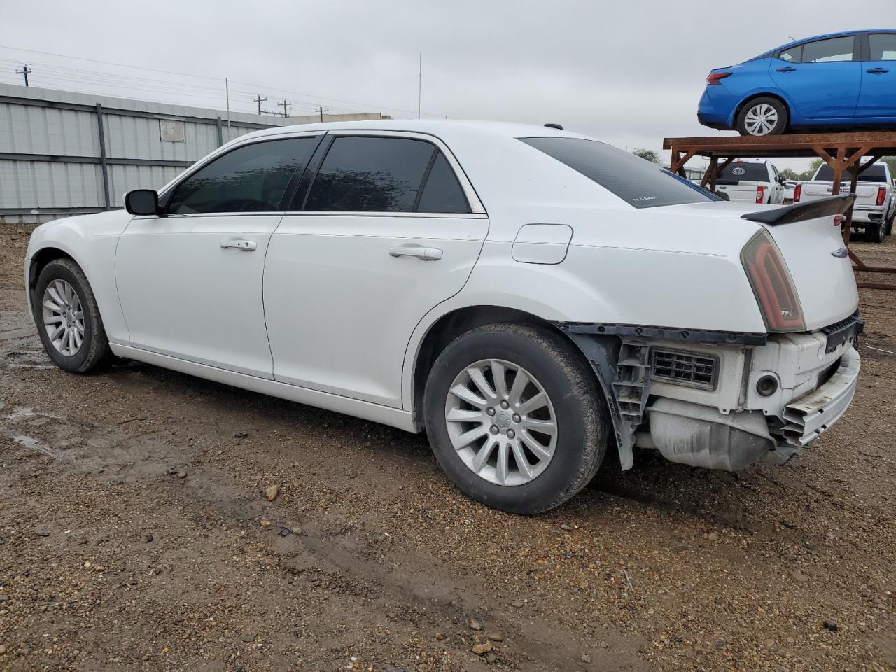 2012 Chrysler 300 - Фото 2